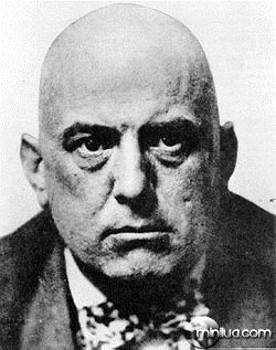 O bruxo Aleister Crowley: inspiração.